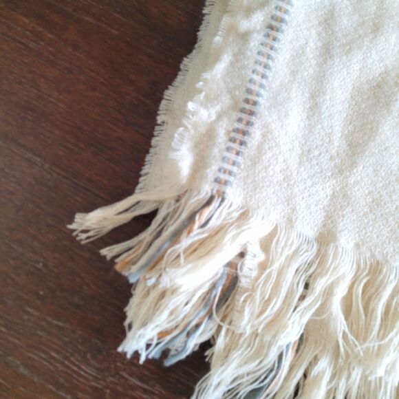🤸‍♀️3 for 12🤸‍♂️ Universal Thread Oversized Scarf - Picture 1 of 4